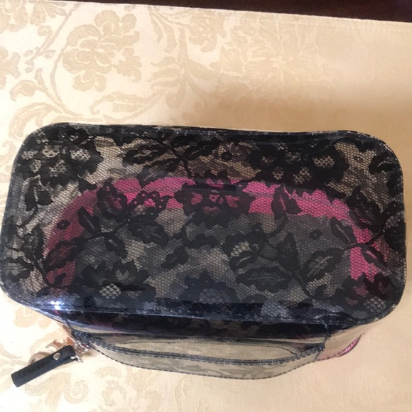 NWOT. Victoria Secret Travel Cosmetic Bag - Picture 1 of 8